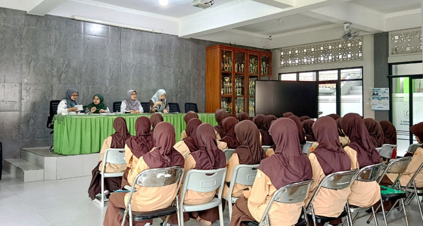 MTsN 2 Kota Bandung Fasilitasi Pengisian Link Aktivasi PIP Tahap 1 Tahun 2025