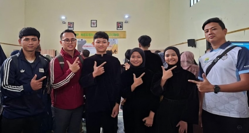 Dua Emas O2SN Silat, MTsN 2 Kota Bandung Pastikan Langkah ke Tingkat Lanjut